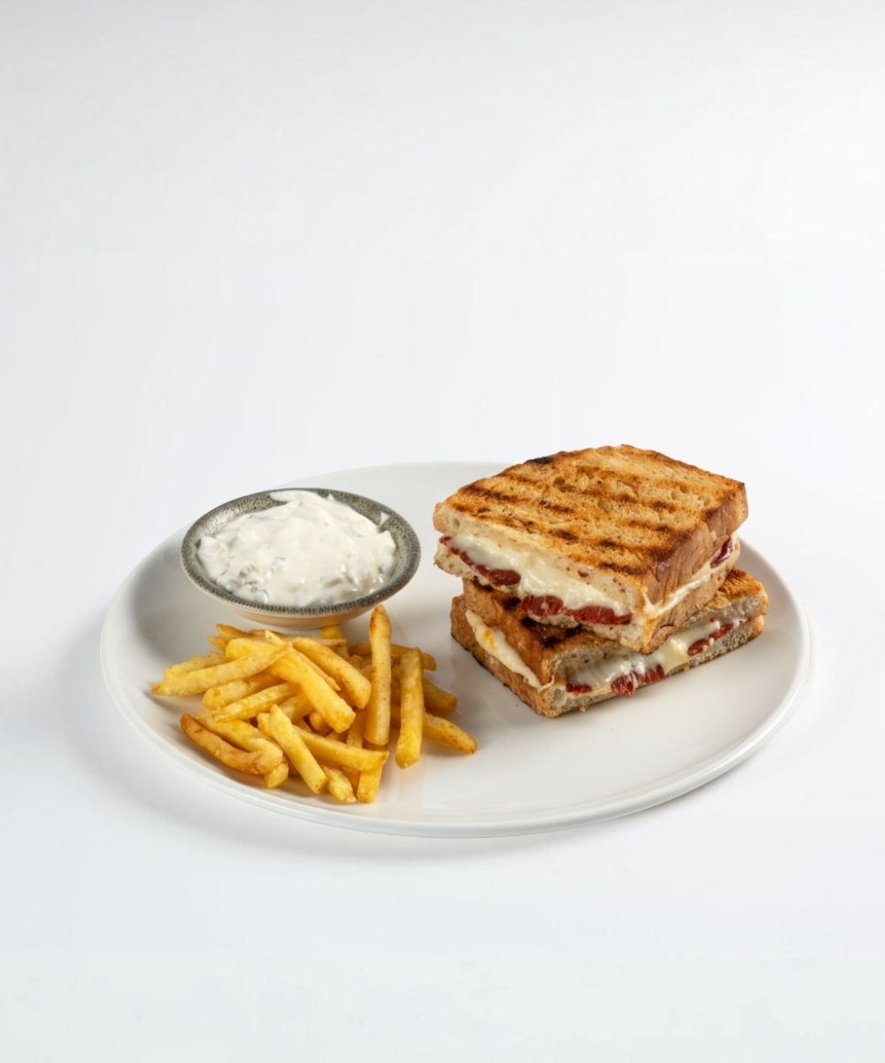 Özsüt Ekşi Mayalı Köy Ekmeğinde Tost